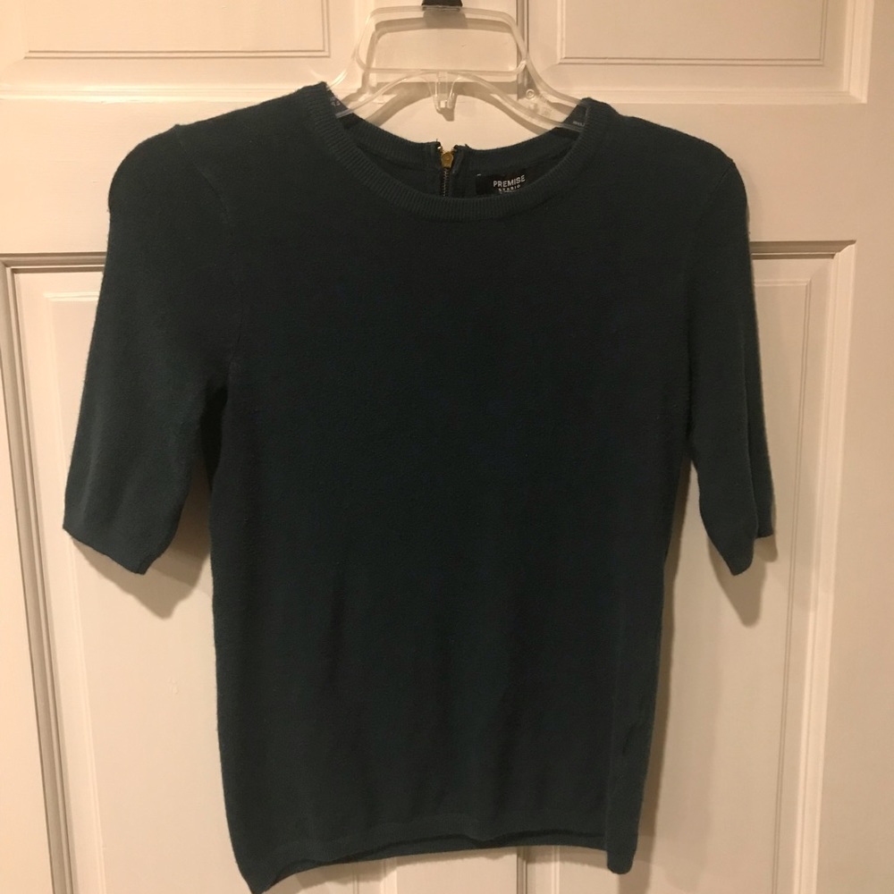 Woman’s top - Picture 1 of 3